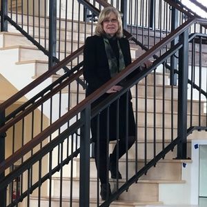 Meet your Posher, Cynthia